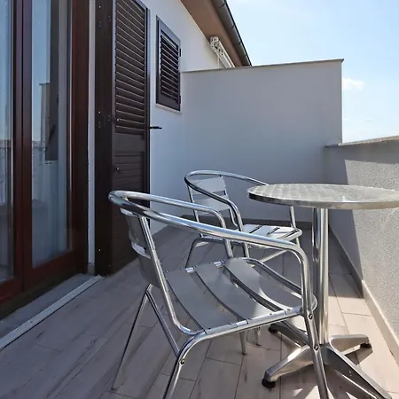 Twin 2362a Affittacamere 3*